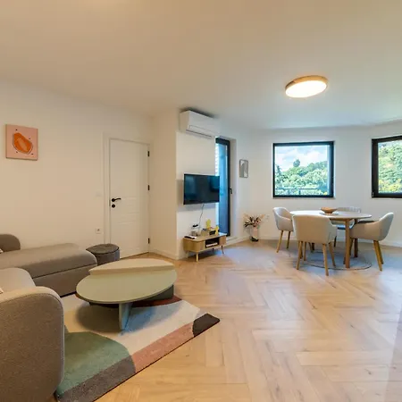 Διαμέρισμα Modern View Flat With Free Parking
