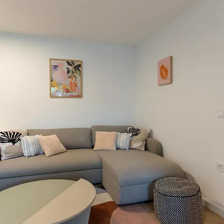 Апартаменты Modern View Flat With Free Parking *