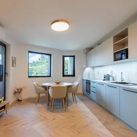 Modern View Flat With Free Parking Διαμέρισμα