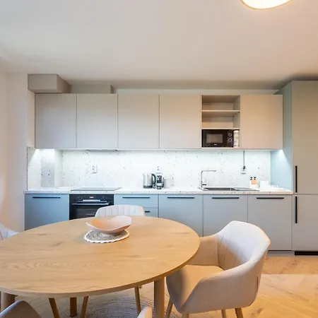 Modern View Flat With Free Parking *