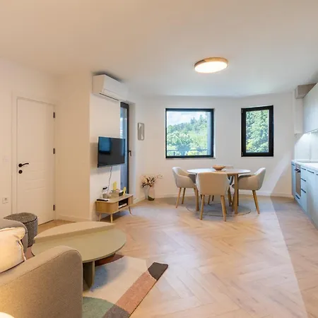 Modern View Flat With Free Parking
